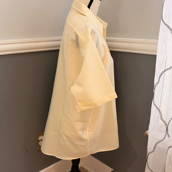 Vintage Christian Dior Chemises
Mens Shirt Yellow Size 17 Short Sleeve - Picture 5 of 8
